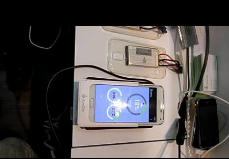 以色列StoreDot公司展示6分钟给智能手机充满电