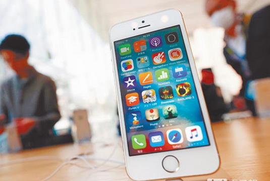 苹果iphone充电方法错误致3万张照片消失-起风网