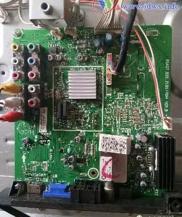 海信液晶电视自动重启开关机故障维修（TLM32V68A）