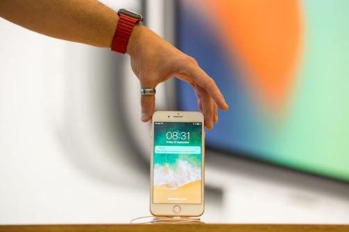 未来苹果iPhone会使用曲面屏，还支持“无接触”式操作