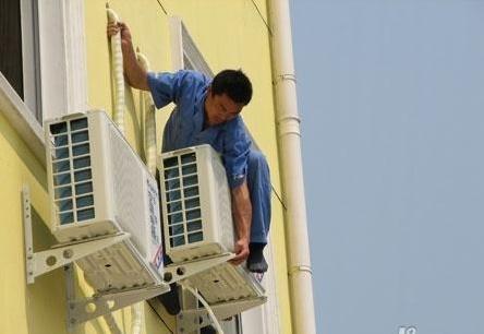 空调维修工月薪过万 从业人员却日渐减少