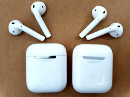 两代对比 苹果AirPods无线充电版有何不同