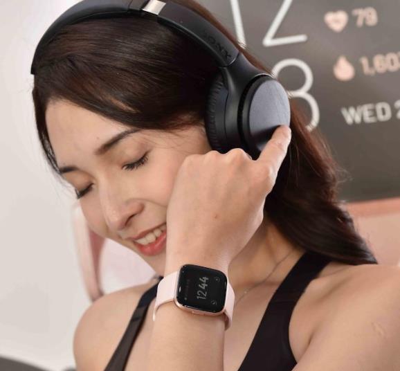 Fitbit Versa 2智能手表能为睡眠打分数