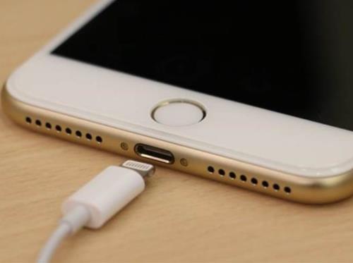 欧洲欲统一手机充电接口 苹果Lightning被迫消失？