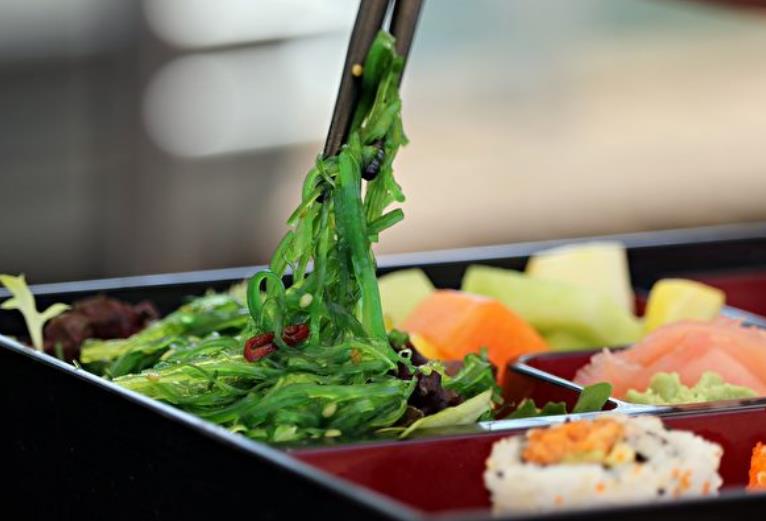 日本开发可增加咸味的电子筷子减少盐摄入量