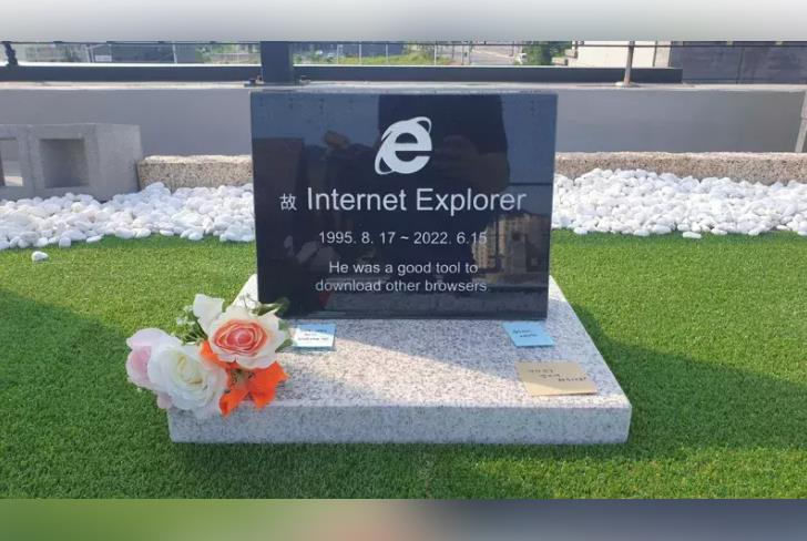 象征时代终结 韩工程师替IE浏览器树立墓碑爆红