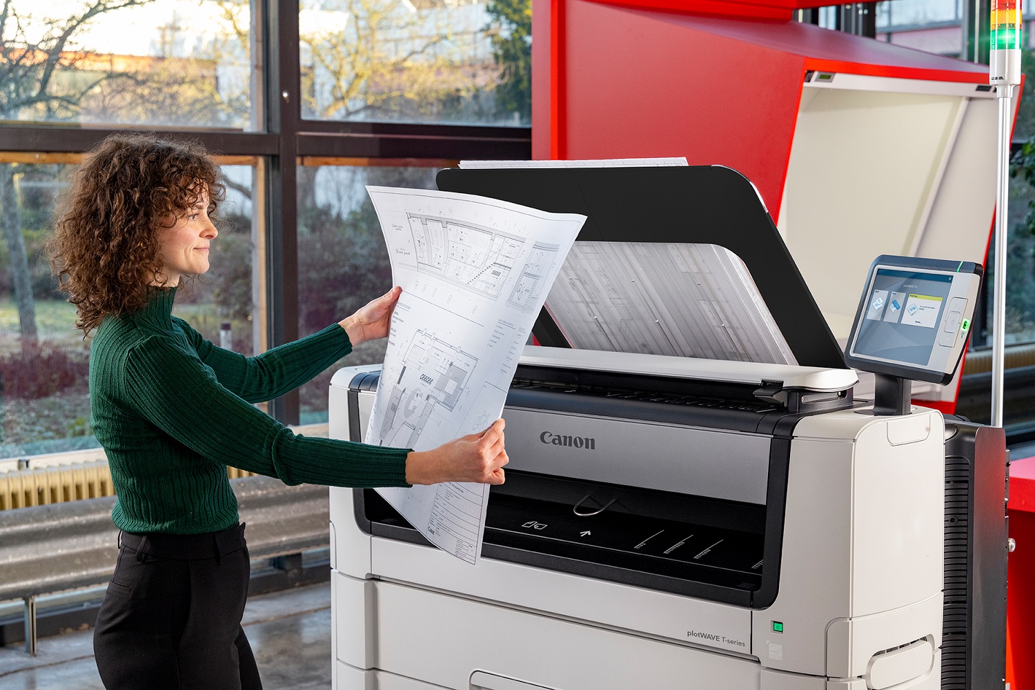 佳能发布新一代高速宽幅面打印机 plotWAVE和colorWAVE