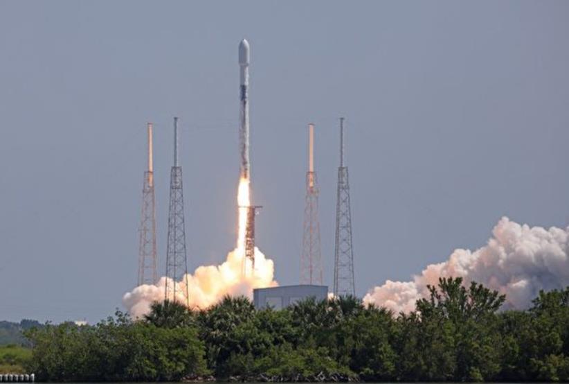 SpaceX成功发射全球最大商业通信卫星