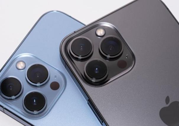 苹果新专利让iPhone手机镜头可伸缩